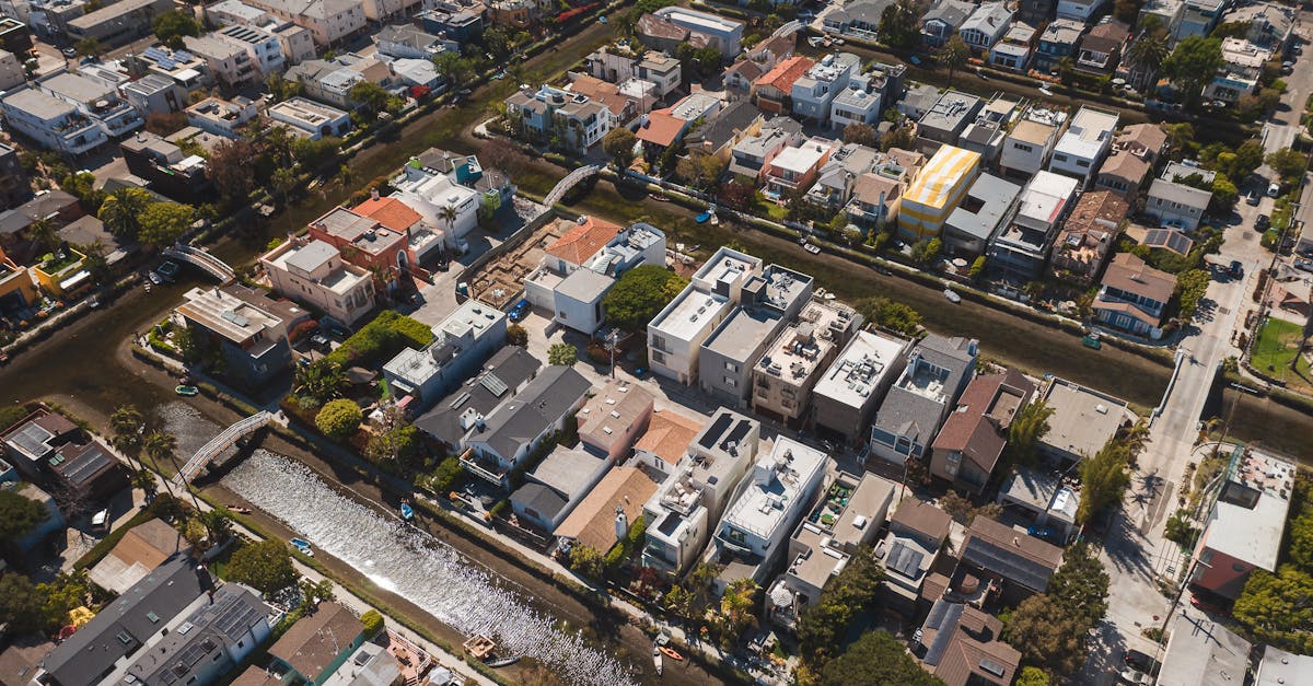 How much to stage a 5000 sq ft house?